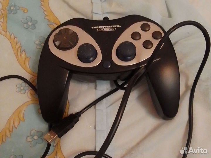 Геймпад thurtmaster с проводом к компьютеру