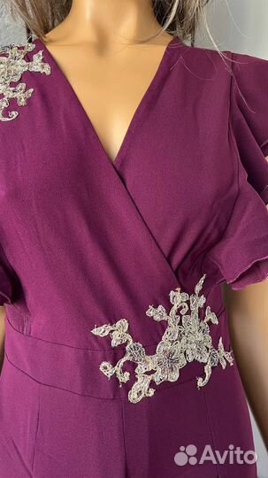 Комбинезон нарядный с кружевным украшением