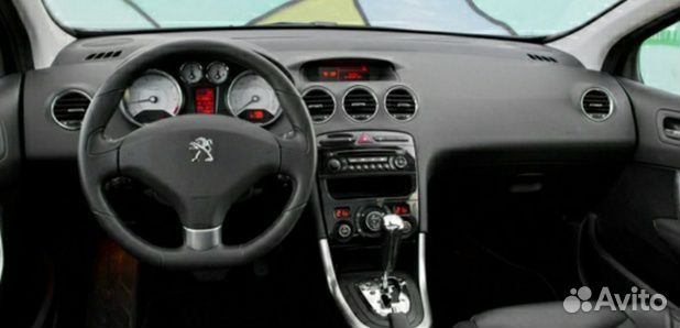 Торпеда Peugeot 308