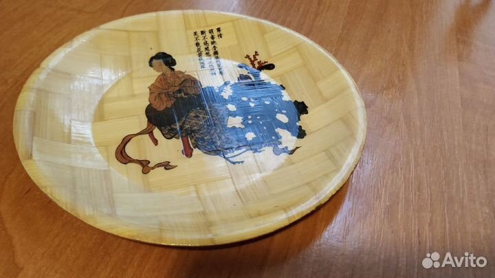 Декоративные тарелочки из рисовой соломки. Вьетнам