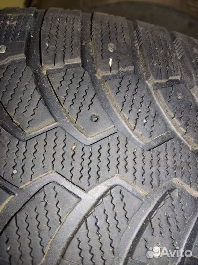 Bridgestone Blizzak Spike-01 285/60 R18