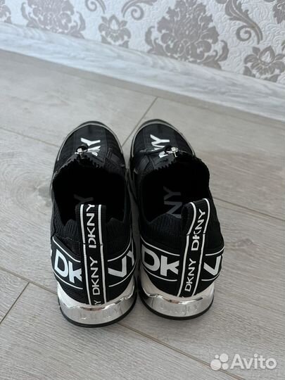 Кроссовки Dkny