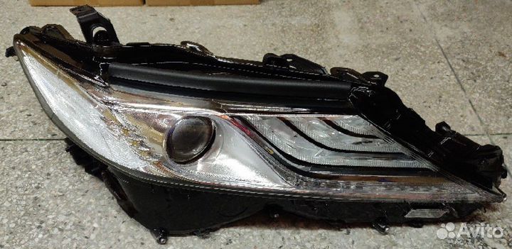 Фары на toyota camry 70