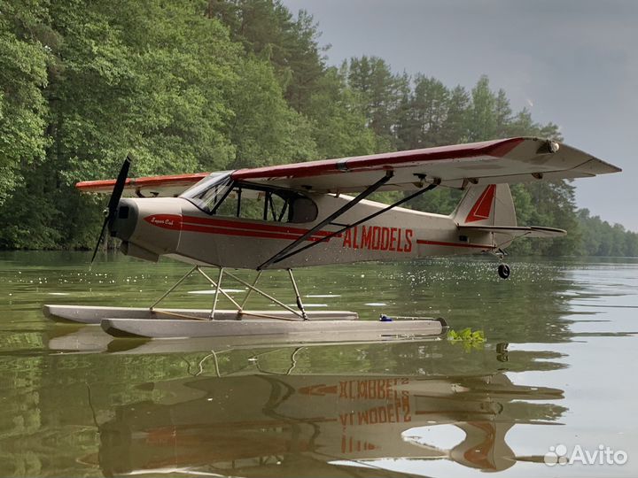 Конструктор радиоуправляемого самолета Piper Cub