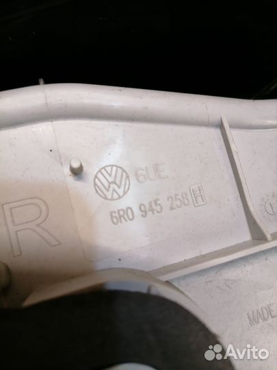 Фонарь правый Volkswagen Polo 5 6R