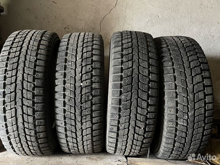 Dunlop SP Winter Ice 02 205/65 R15