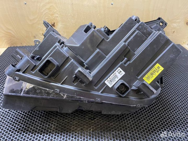 Фара правая Hyundai Santa Fe