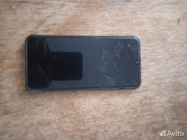 Samsung Galaxy A20, 3/32 ГБ