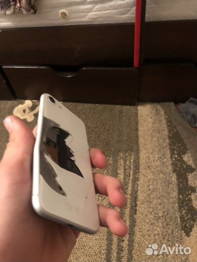 Телефон iPhone se 2020