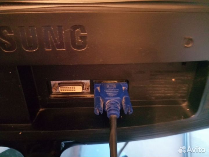 Монитор Samsung