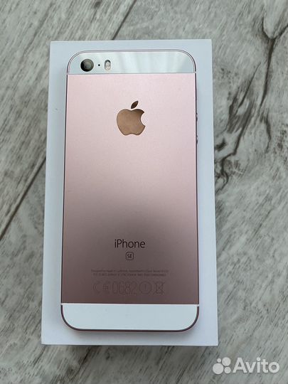 iPhone SE, 32 ГБ