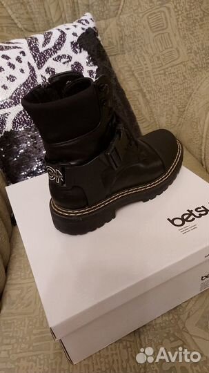 Ботинки для девочки