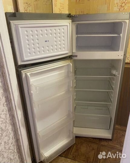 Холодильник vestel