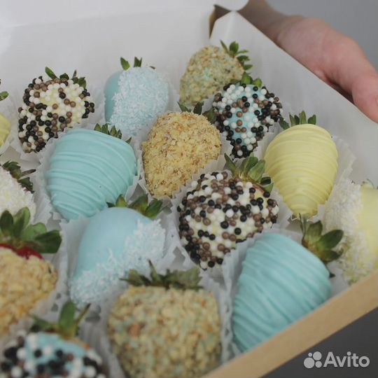 Клубника в шоколаде в коробке 