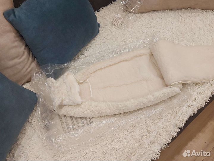 Конверт на выписку новый,Барашки вышивка'