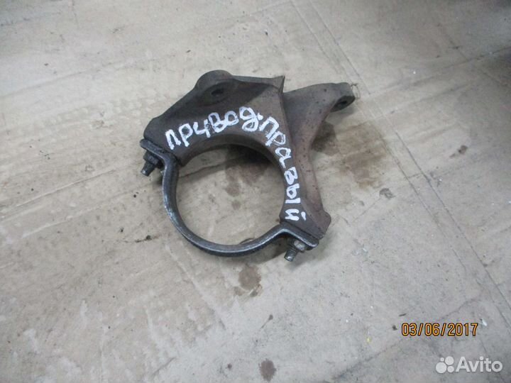 Кронштейн правого привода Форд Фокус 2