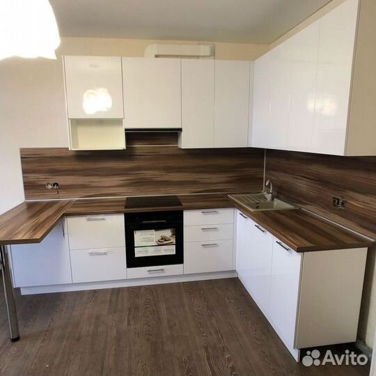 Кухня. Влагостойкая столешница