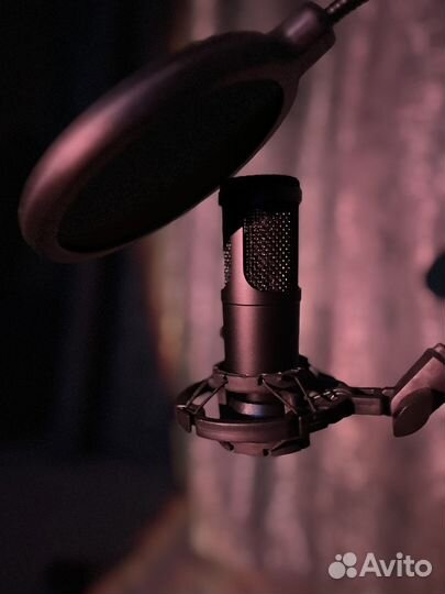 Студийный микрофон