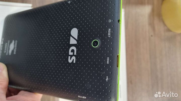 Планшетный компьютер GS-700