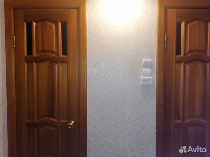 Двери межкомнатные бу с коробкой, ручками