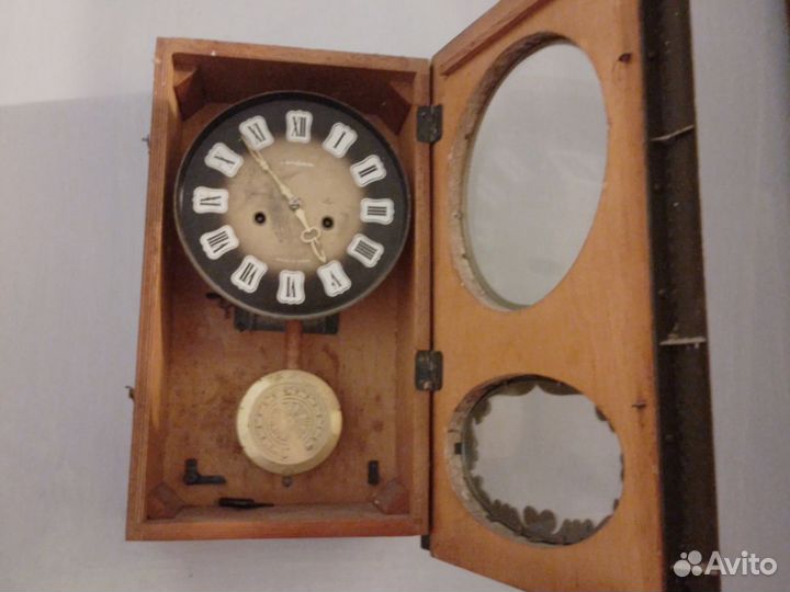 Старинные настенные часы