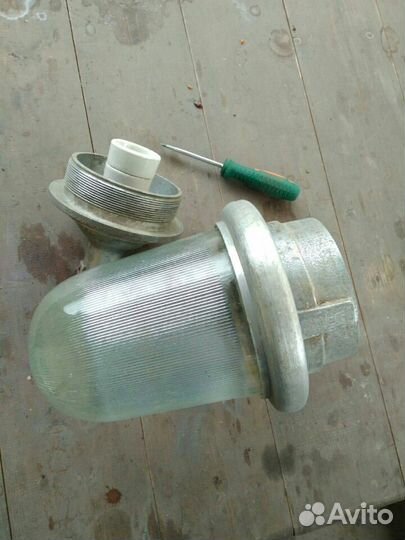 Уличный фонарь