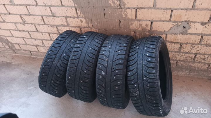 Bridgestone Ice Cruiser 7000 195/60 R15 88T