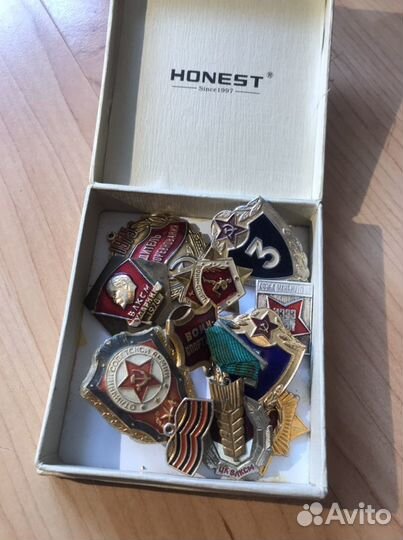 Знаки СССР, в т.ч.Золотой колос, Ударник-спортсмен