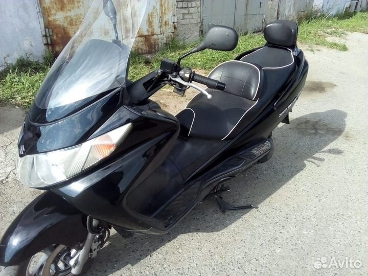 Макси скутер Suzuki SkyWave 250