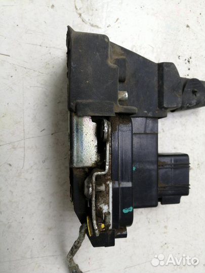 Замок двери задний правый Ford Fusion CBK