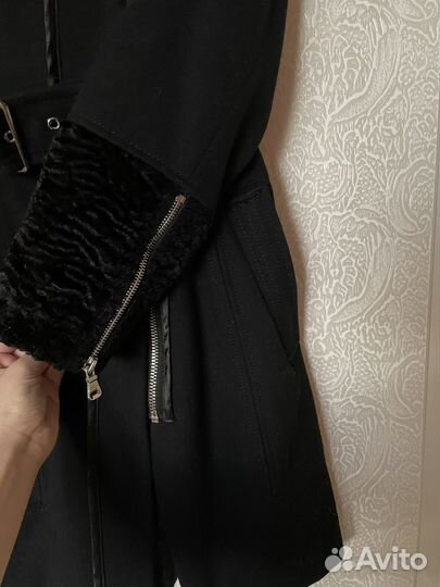 Пальто женское guess