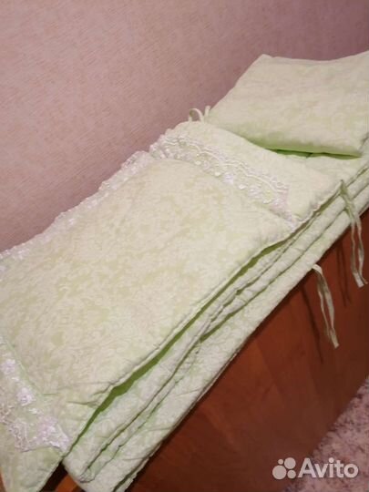 Кровать детская с матрацем, боковуш., пост. бель