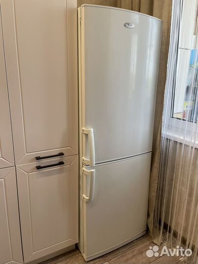 Холодильник Whirlpool