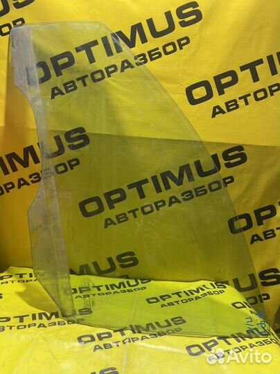 Переднее левое стекло Ford Focus 1