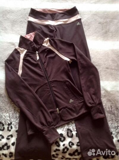 Костюм спортивный