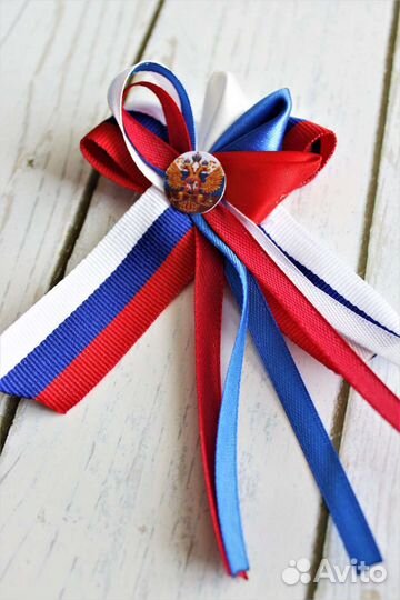 Броши -медали из лент. Канзаши,триколор