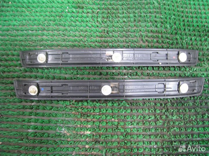 Накладки порогов комплект Lexus RX300 (MCU15) 2002