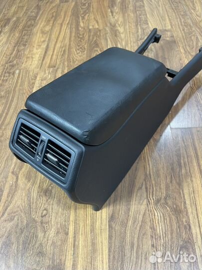 Подлокотник на мерседес 210