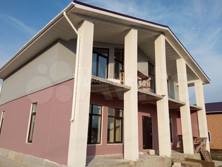 Коттедж 178,8 м² на участке 7 сот.