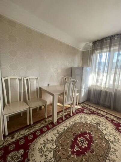 2-к. квартира, 90 м², 6/10 эт.