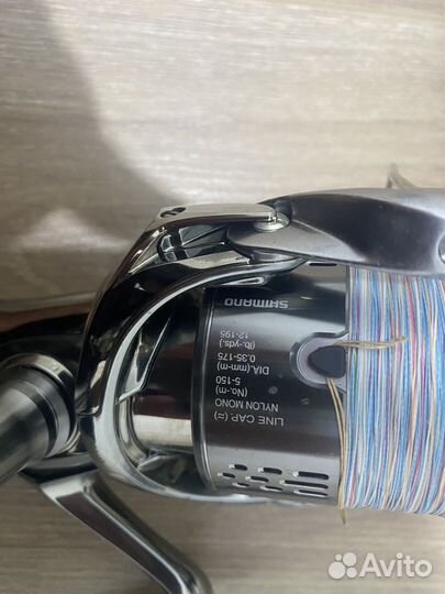 Shimano 22 Stella C5000XG + фидер в подарок