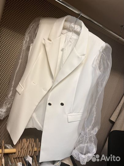 Платье пиджак белое
