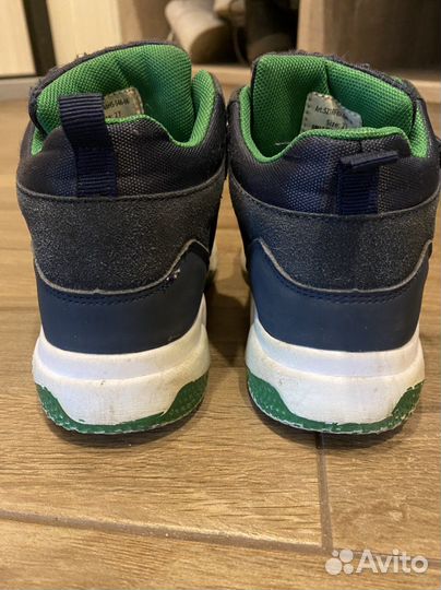 Кроссовки детские