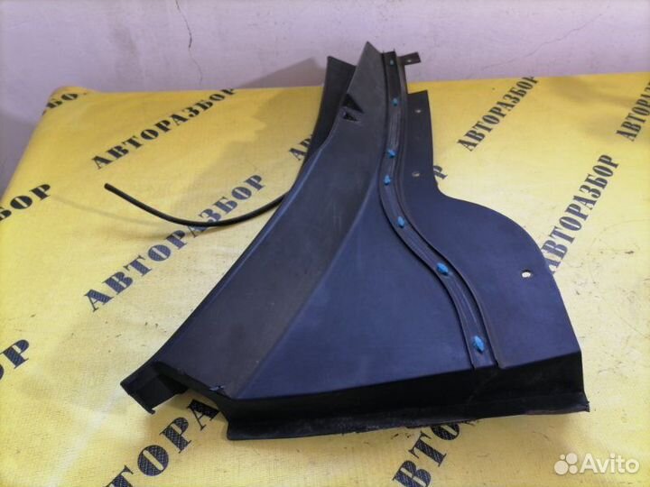 Жабо (решетка стеклоочистителя) Brilliance V5