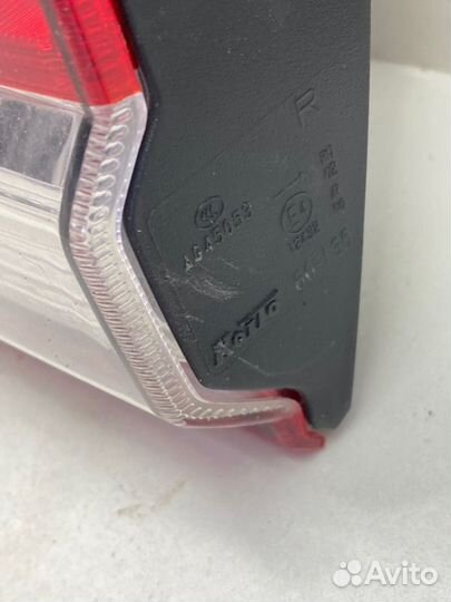 Фонарь внутренний задний правый Toyota Land