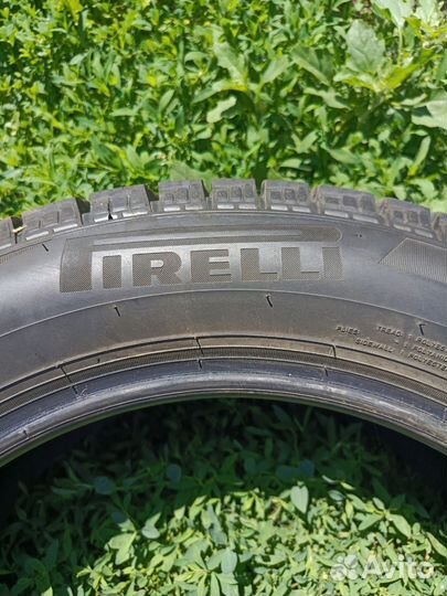 Pirelli Ice Zero FR 205/55 R17