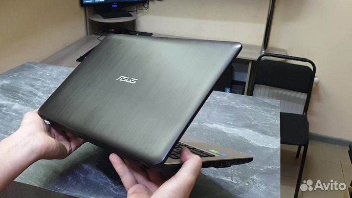 Ноутбук Asus (экран Full HD, 4 ядра, карта Nvidia)