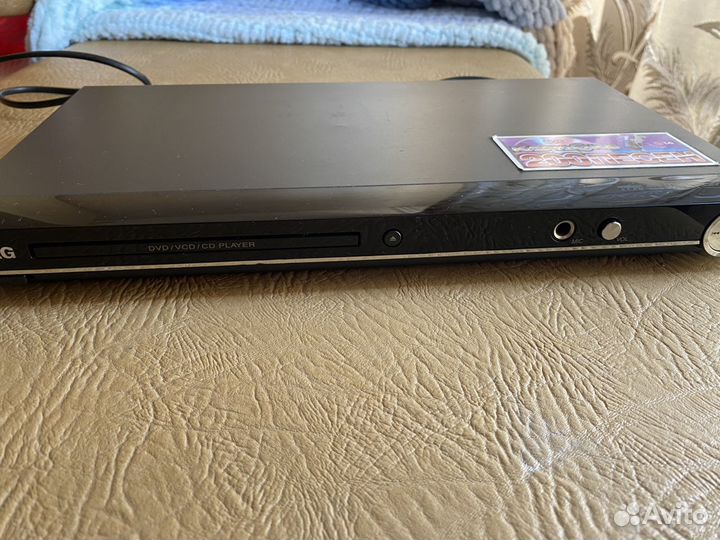 DVD плеер LG DGK875