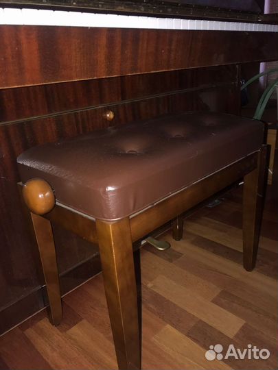 Пианино Красный Октябрь + банкетка