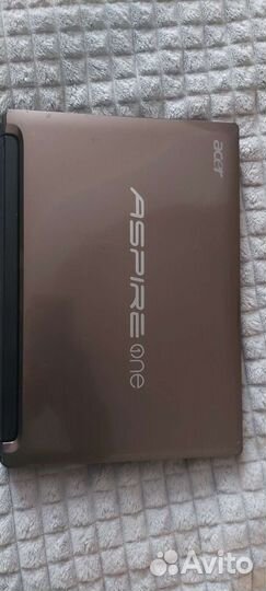Ноутбук acer aspire one. На половину битый экран